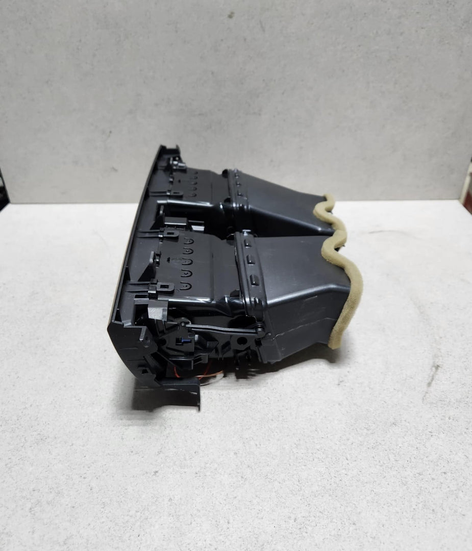 BMW Center Dash Air Vent 9209136 F10 F11 F12 F10 F11 F12 AFTERMARKET