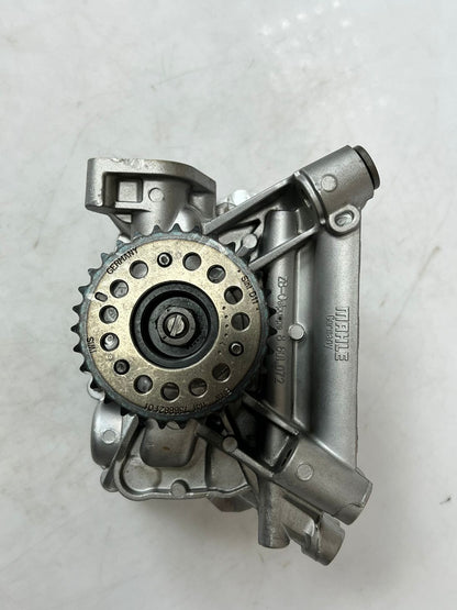 2016-2019 BMW 5 Series G30, X5 xDrive M50i Engine Oil Pump Assembly 8601072 OEM
