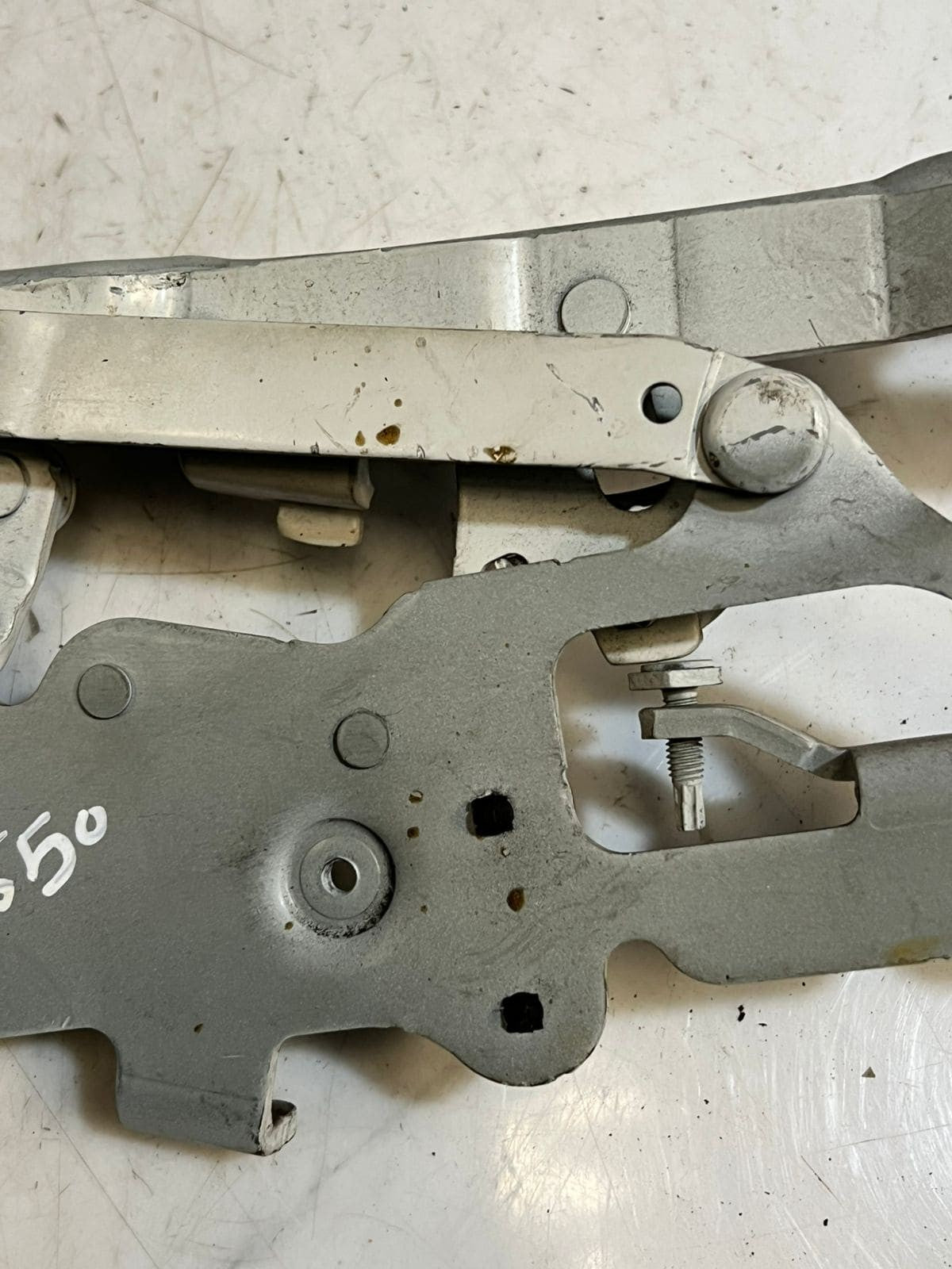 2011-2016 BMW 528i 5 Series F10 F11 6' F12 F13 M5 M6 Bonnet Hood Hinge 7249888 