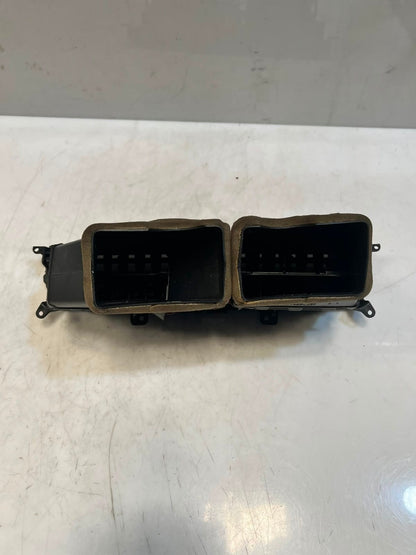 2013-2017 BMW X5 5 Series Gran Turismo F07 Rear Air Vent Grill 1682811 OEM