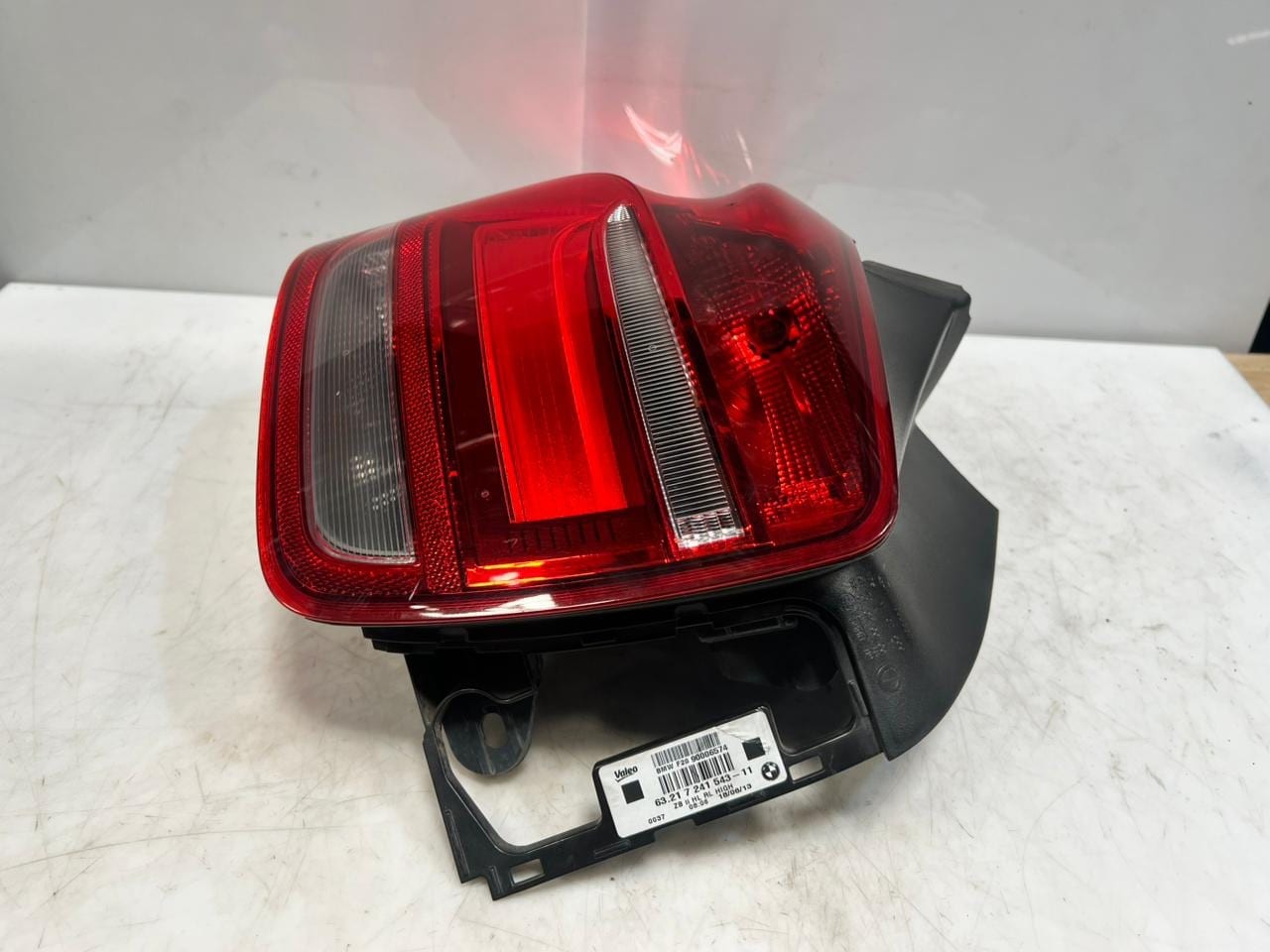BMW 1 Series F20 Rear Left Outer Tail Light Led White Turn Indicator 7241543 OEM