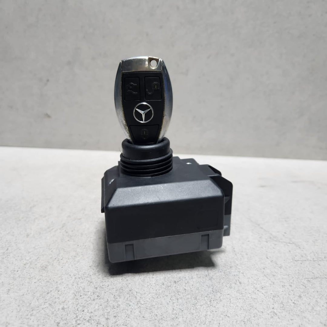 2010-2013 Mercedes-Benz E350 Ignition Switch Module A2075450308