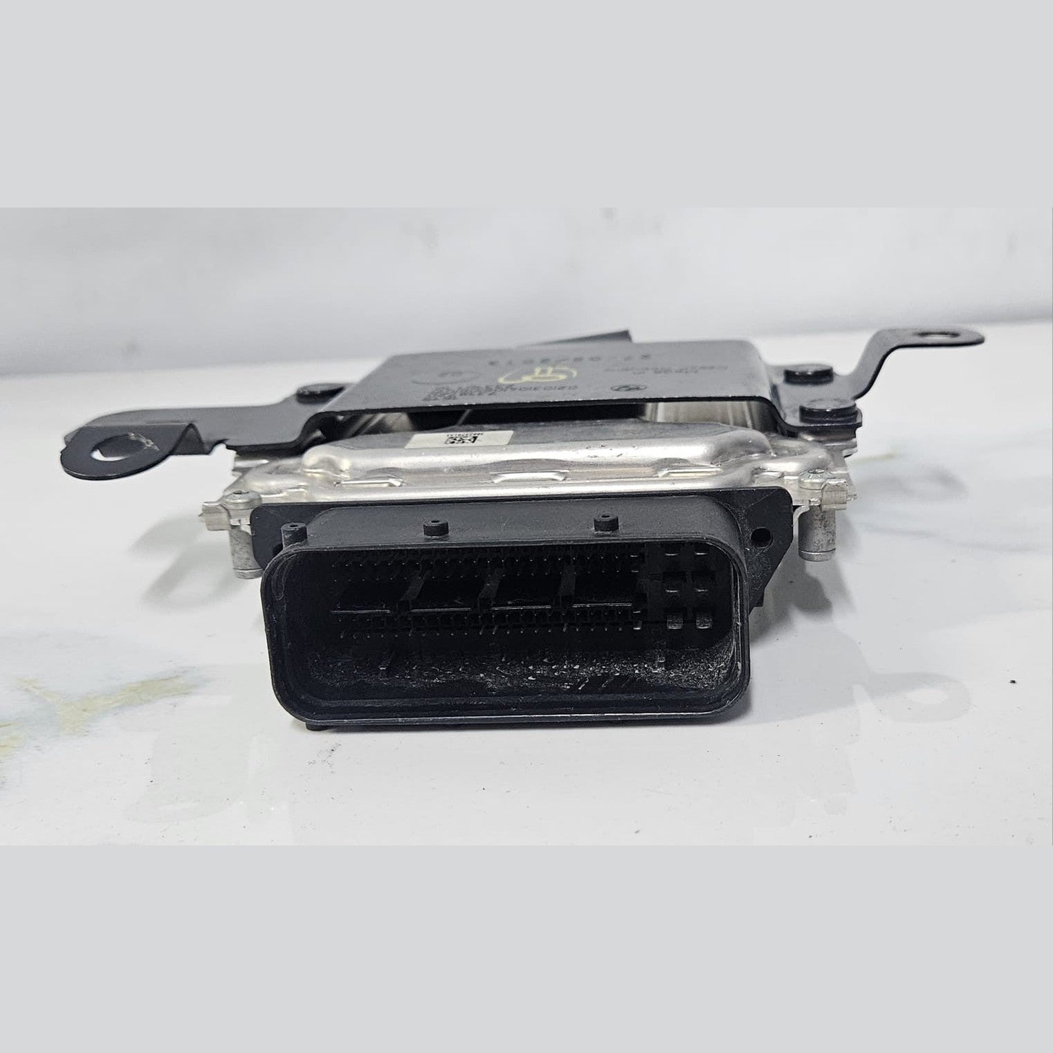 OEM BMW F07 GT 530D DEF PUMP EMISSION CONTROL  MODULE 7377299
