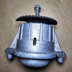 قم بتحميل الصورة إلى عارض الصور، 2008-2012 Mercedes-Benz W204 C-Class Front Left Side Engine Mount A204 2404317