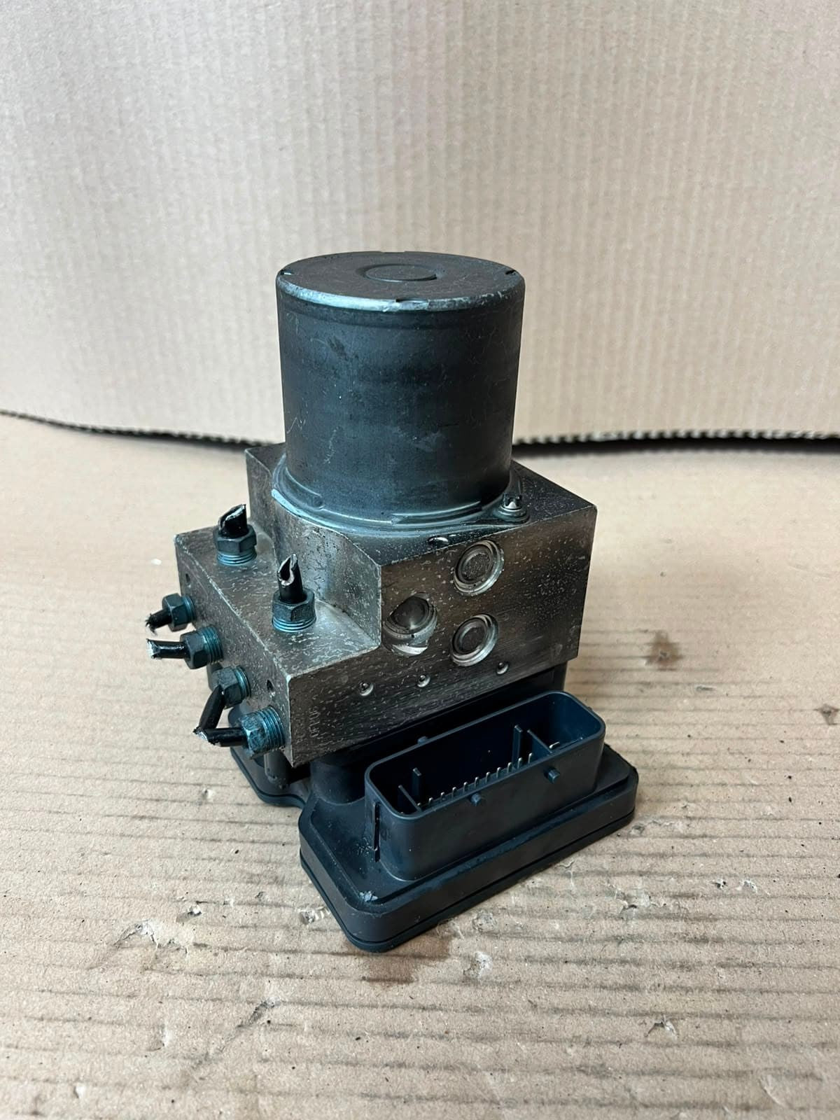 2011-2016 BMW 5' F10 F11 528i ABS HYDRAULIC Pump Assembly 6797668 OEM