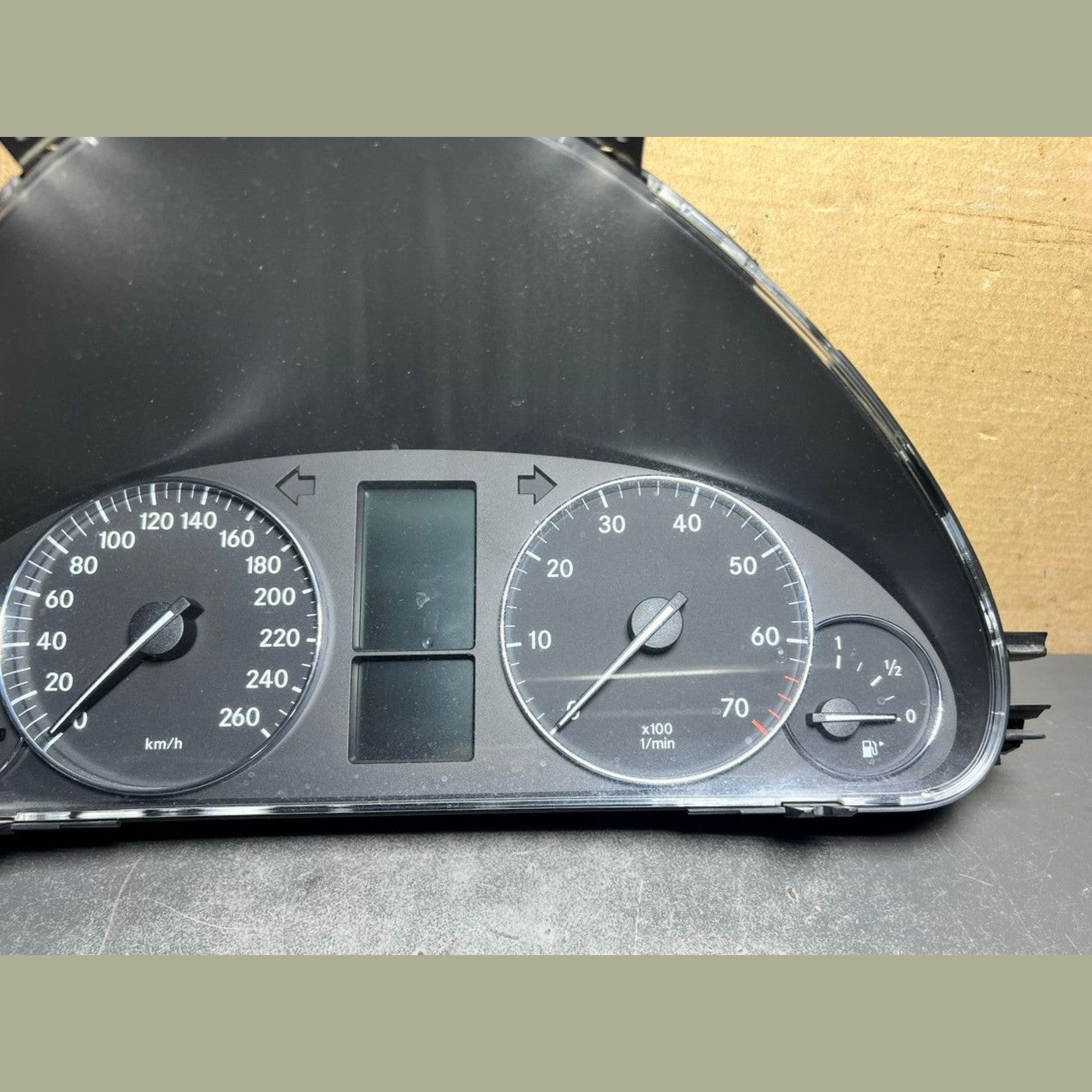 03-06 Mercedes-Benz W203 C-Class Instrument Cluster Speedometer A203 5408747 OEM