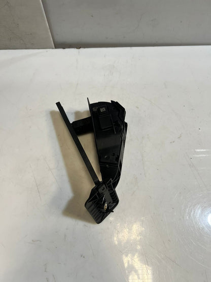 2007-2013 BMW 328i E90, E92, Z4, F48, F49 Accelerator Pedal Module 6889823 OEM