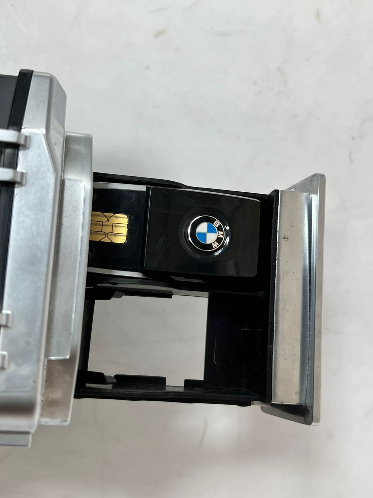 2015-2018 BMW 750i Ambient Air freshener Fragrance Control Unit 6411 6809615 OEM