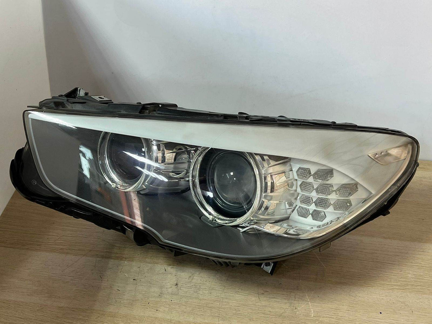 BMW 5 Gran Turismo F07 Front Left Xenon Headlight 7199609 2013 RHD