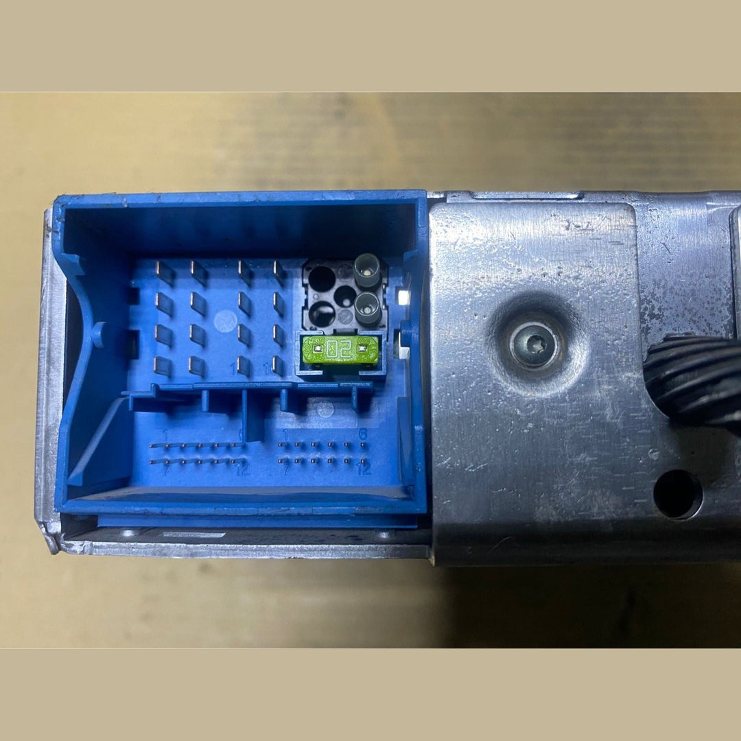 BMW Radio Professional Cd 9242501 E81 E82 E87 E88 E90 E91 E92 E93 models.