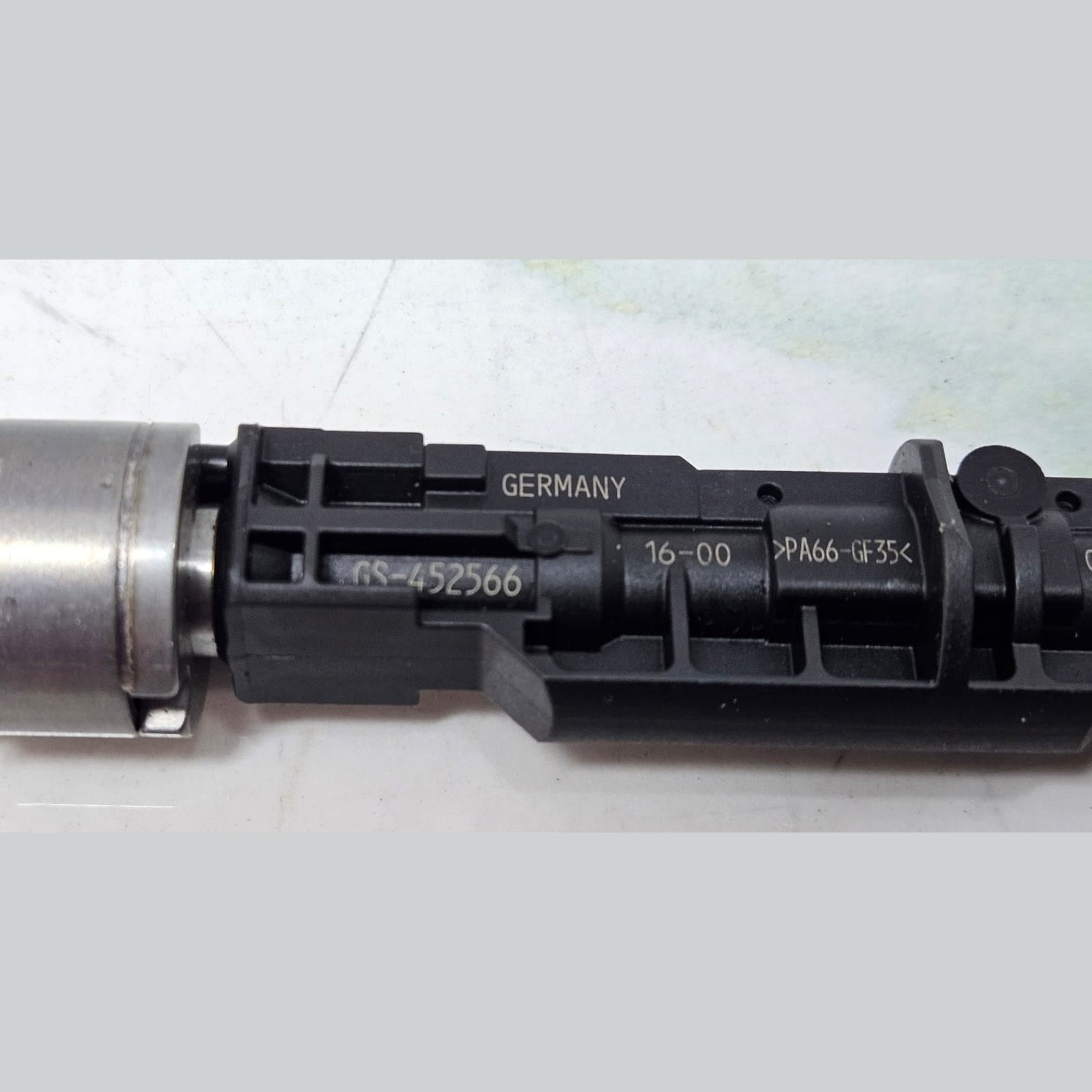 BMW S63B44 M5 F90, M8 F91 F92 F93, G30 5 Series Fuel Injector 7852362 OEM-1 PC