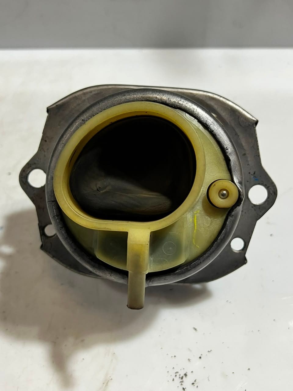 2013-2018 BMW X5 F15 X6 F16 Rubber Bearing Engine Mount, Left 6853103 OEM