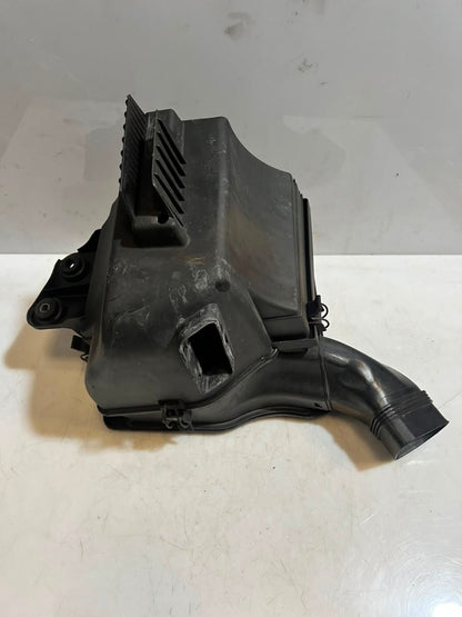 2001-2006 BMW 330Ci E46 3 Series Air Filter Housing 7501975 OEM