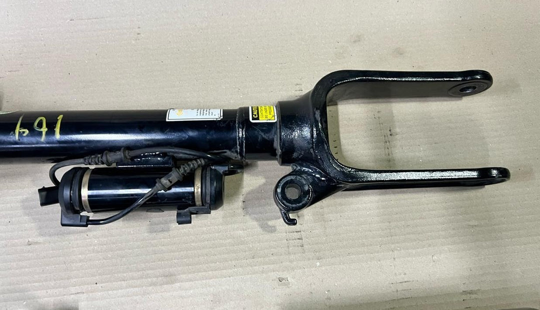 Mercedes W164 GL450 Front Right \ Left Side Air Suspension Shock Absorber Strut