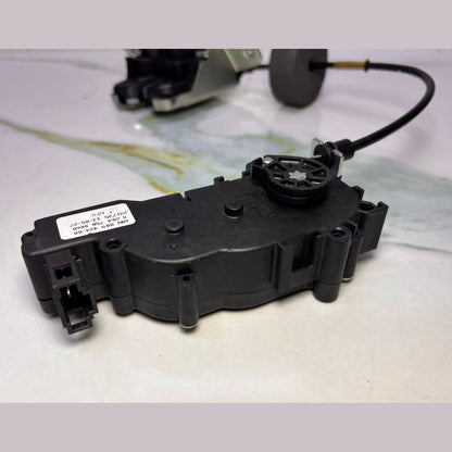 2012-2018 Mercedes-Benz CLS550 Trunk Lid Latch Lock Actuator A 204 750 0060 W212