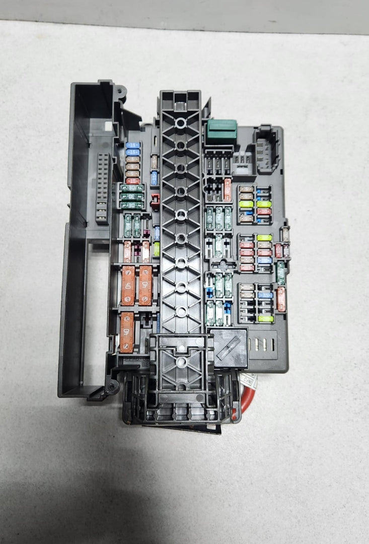 BMW Z4 E89 Power Distribution Fuse Box Front Plastic Metal 9154971 OEM