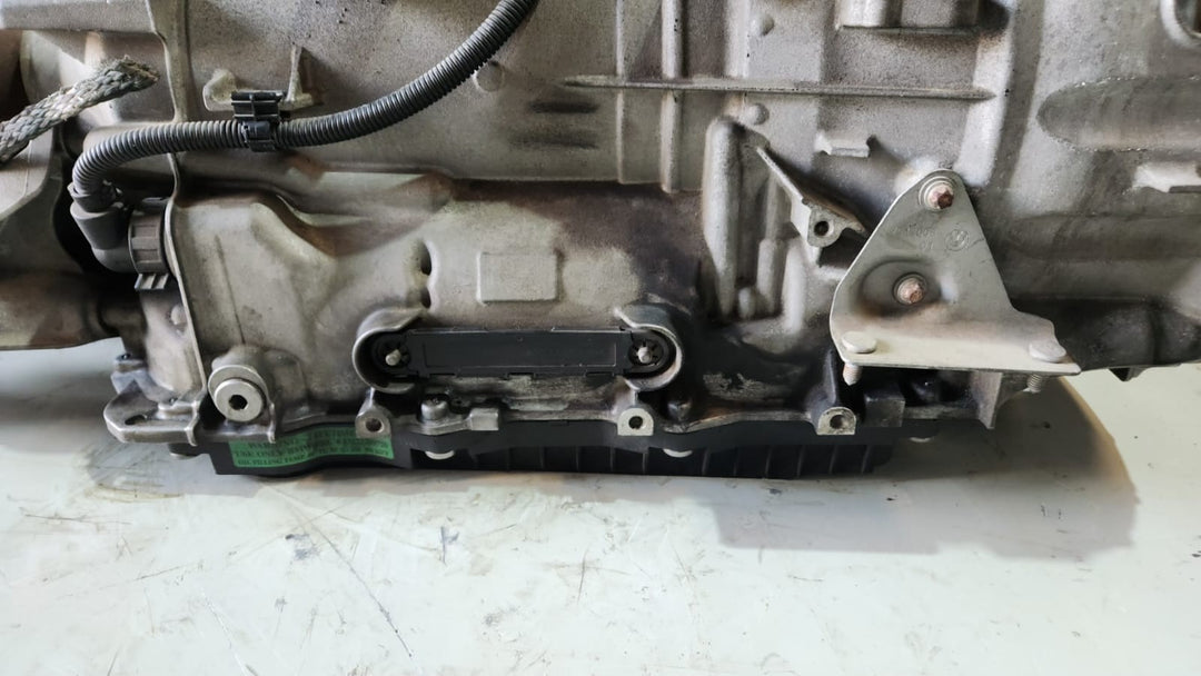 2012-2015 BMW 520I Automatic Transmission 8601690 N20B20B F10 OEM 8HP45 ZF
