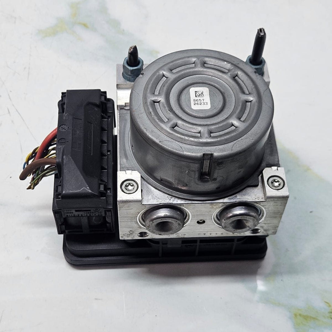 2014 BMW 328i Anti-Lock Brake ABS Pump Control Unit Module 6868319
