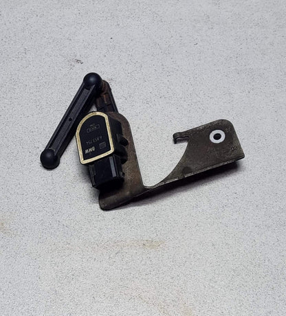 BMW Headlight Level Sensor Front 6853754  3 Series E90 E91 E92 X1 E84 and X5