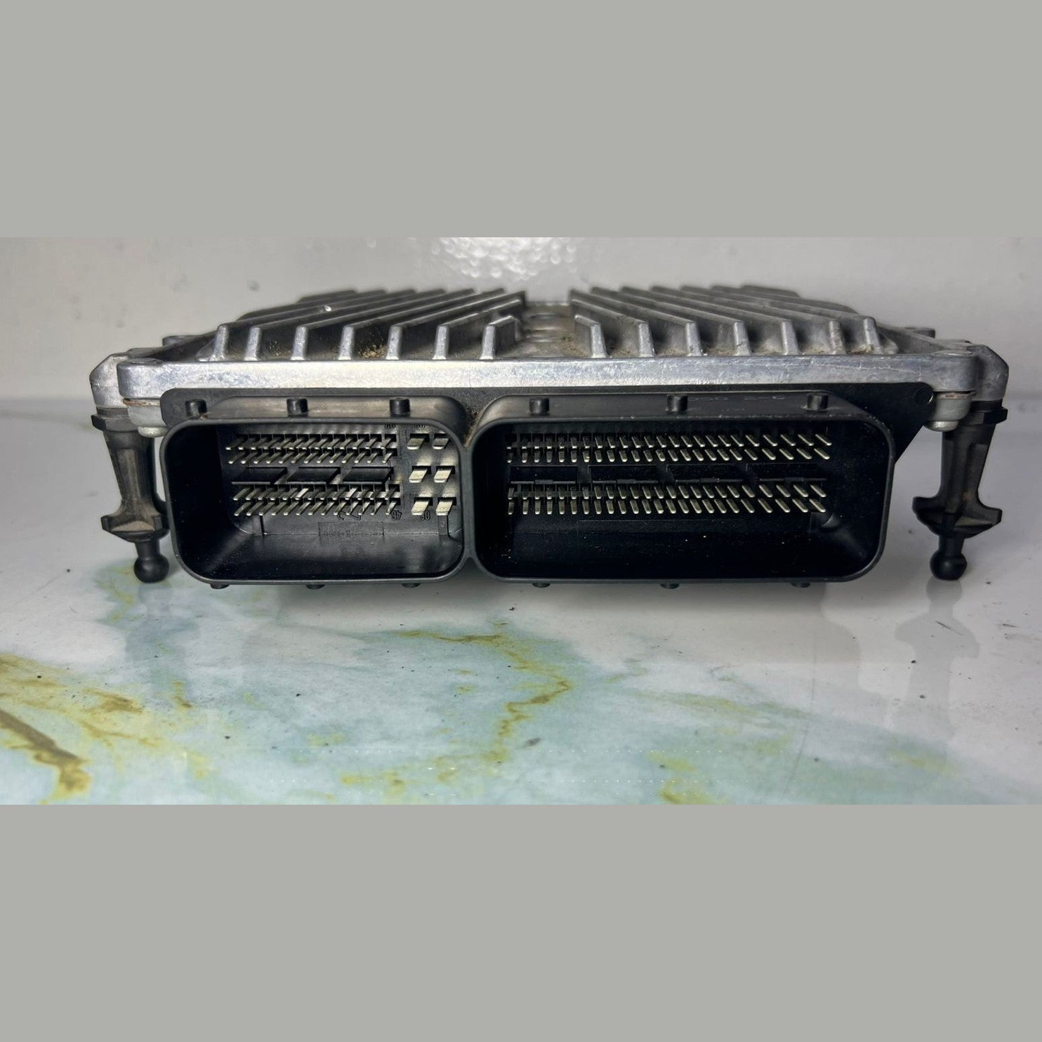 2007-2011 Mercedes-Benz S550 Engine Control Module A2739000700 W221 S550 E550