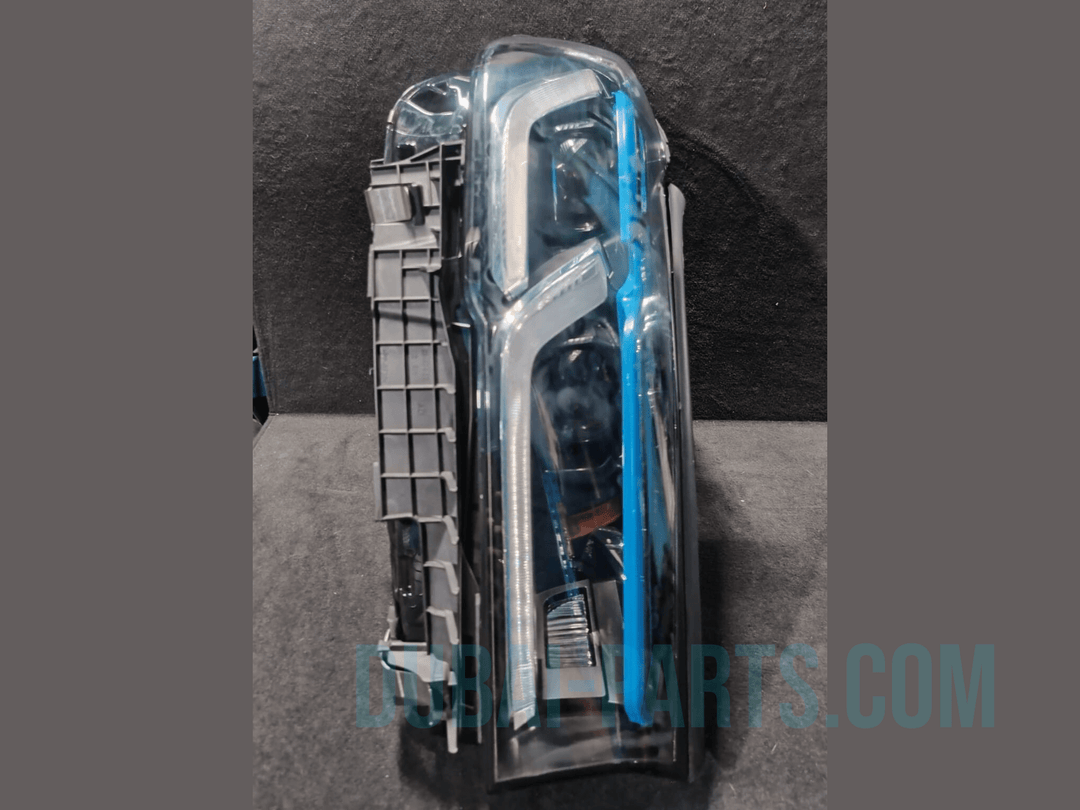 BMW 5 G30 2020 FRONT RIGHT SIDE HEADLIGHT AFTERMARKET  233.141-02-  9879640