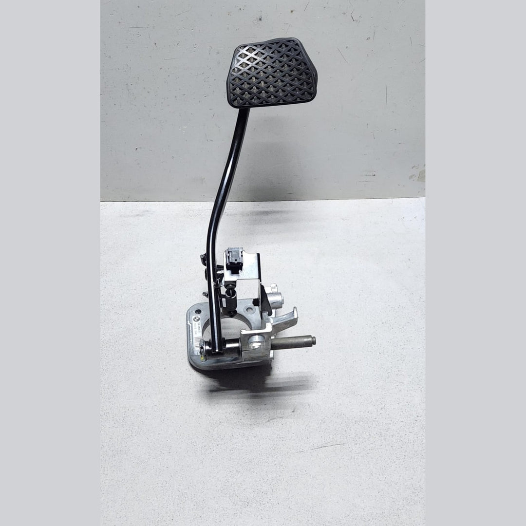 2009-2016 BMW Z4 Series E89 Brake Pedal Assembly 6785885 OEM