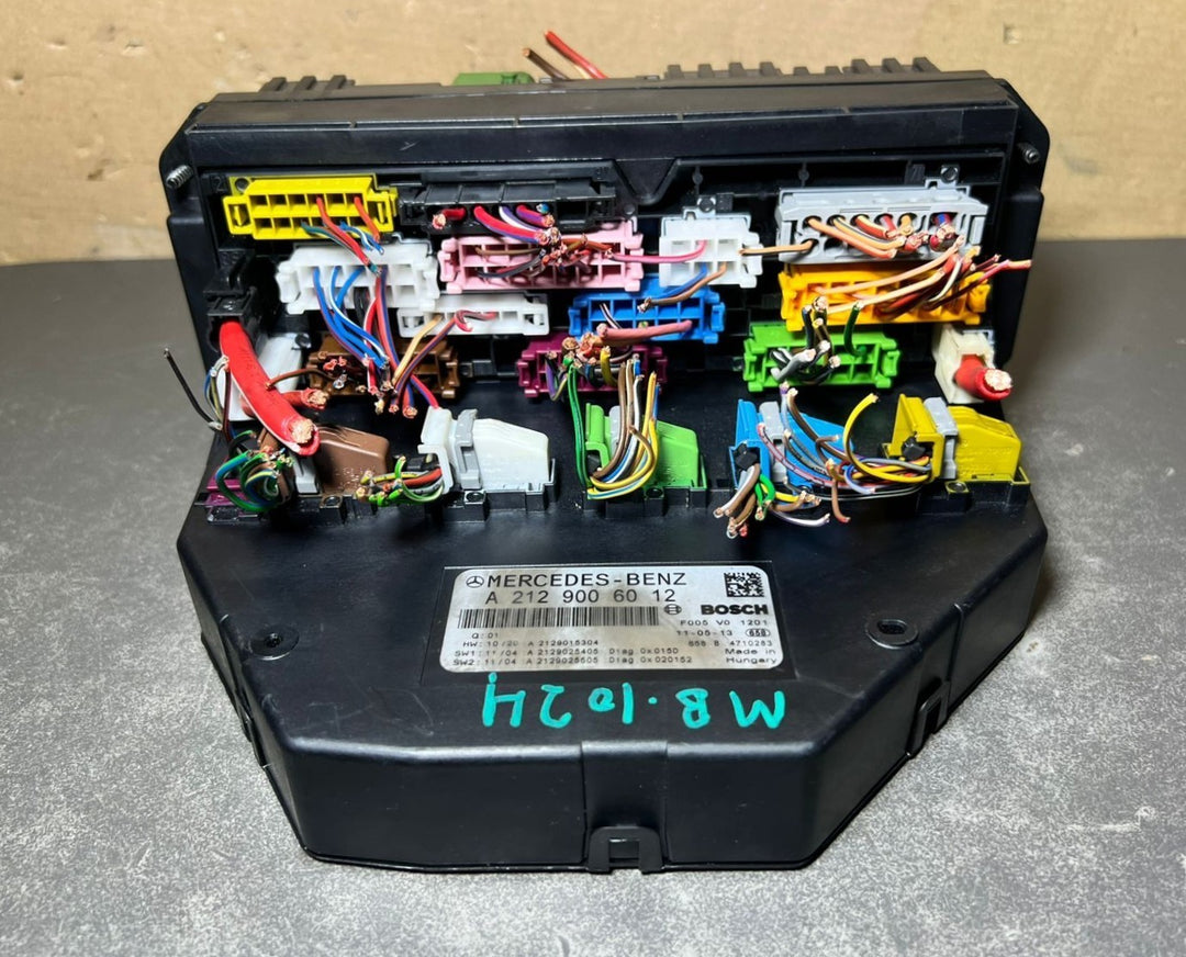 10-16 Mercedes-Benz W212 W204 Front SAM Module Relay Fuse Box A212 9006012 OEM