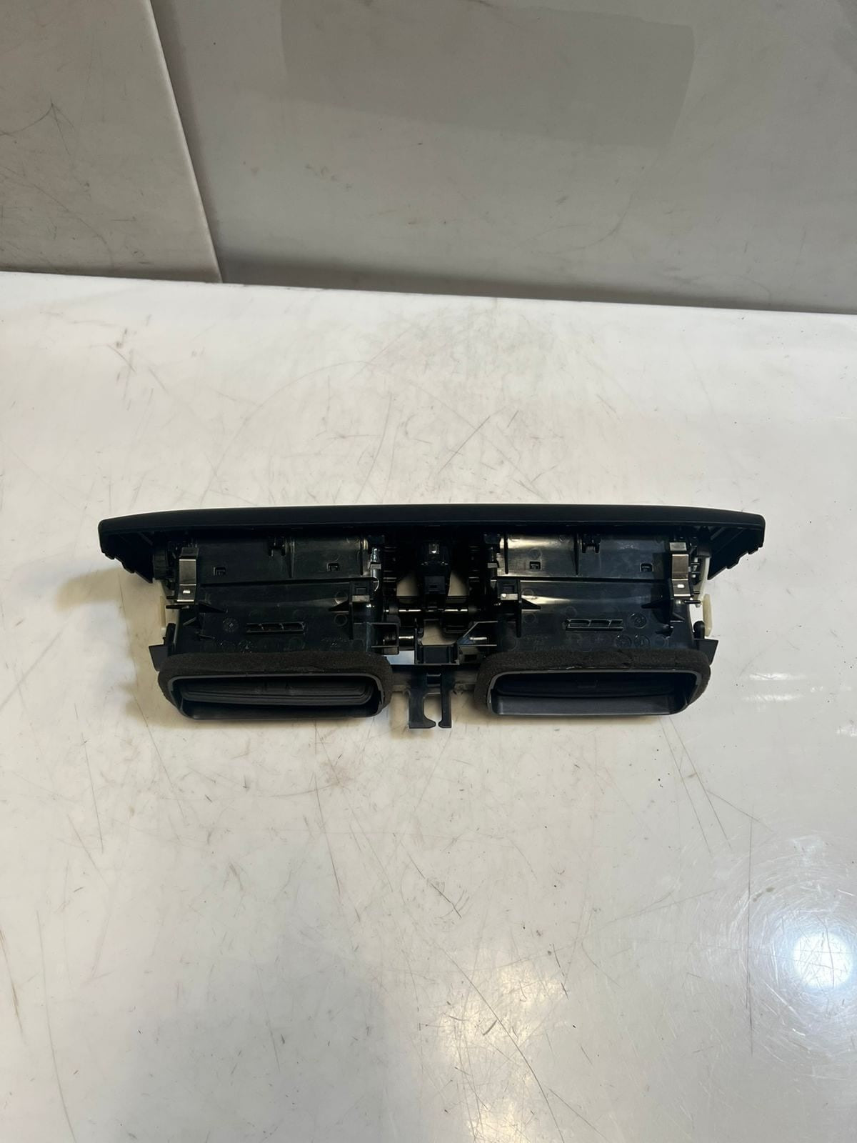 BMW 1 2 Series F20 F21 F22 F23 F2X Dashboard Center Air Vent 9205357 OEM