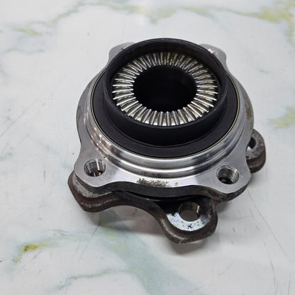 OEM BMW G20, G21, G30, G31, G38, G01 Wheel Hub With Bearing 6871193