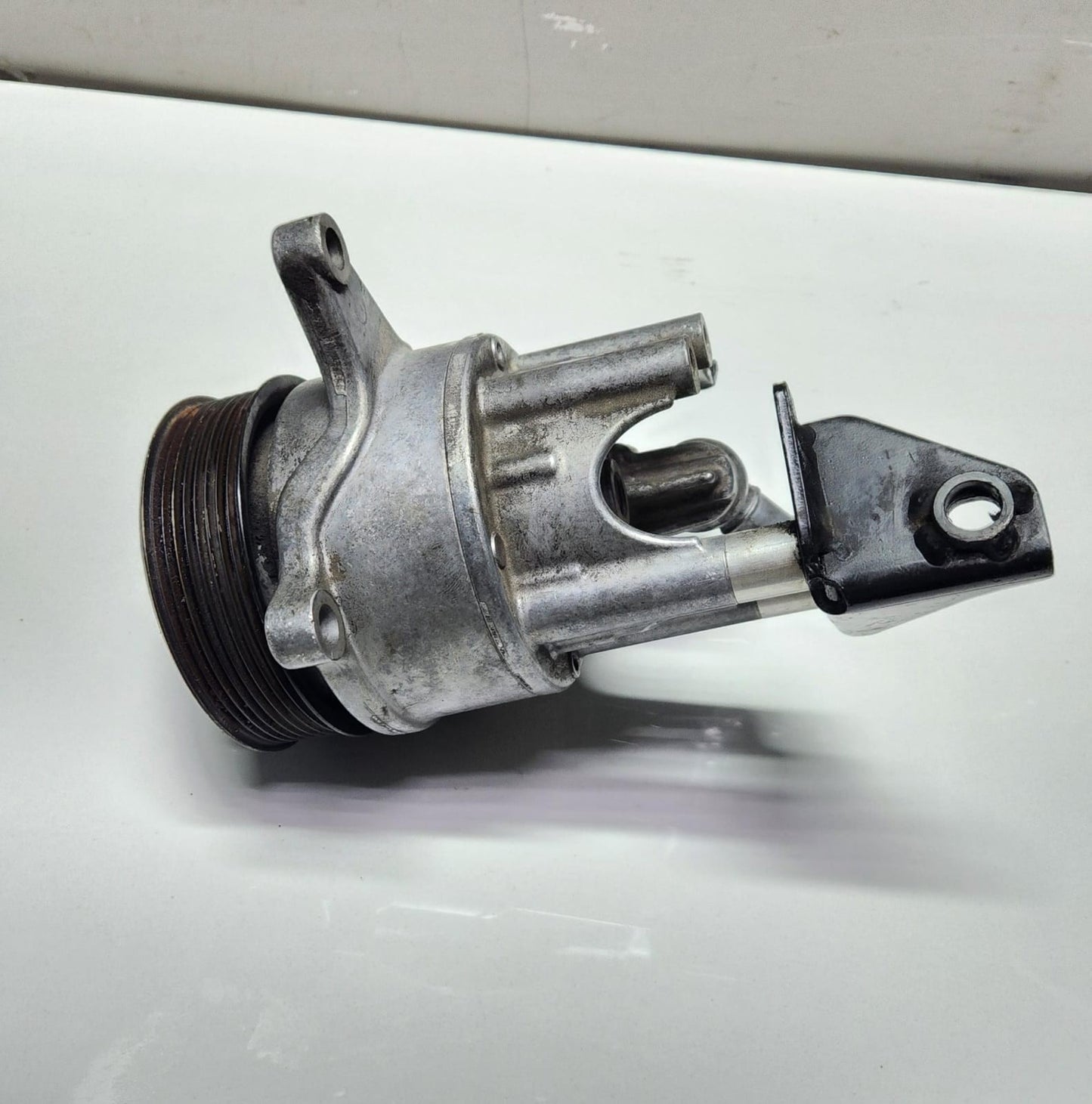 BMW  F10 Hydraulic Pump Dynamic Drive 6850590 6 Series OEM