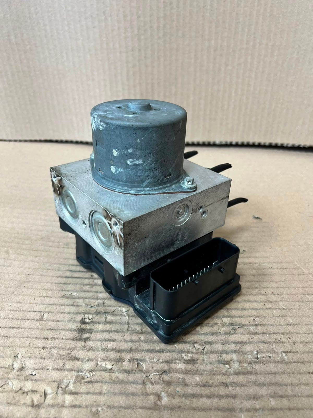 2010 Mini Cooper R56, R56 LCI, R60 ABS Pump Control Module 9807822