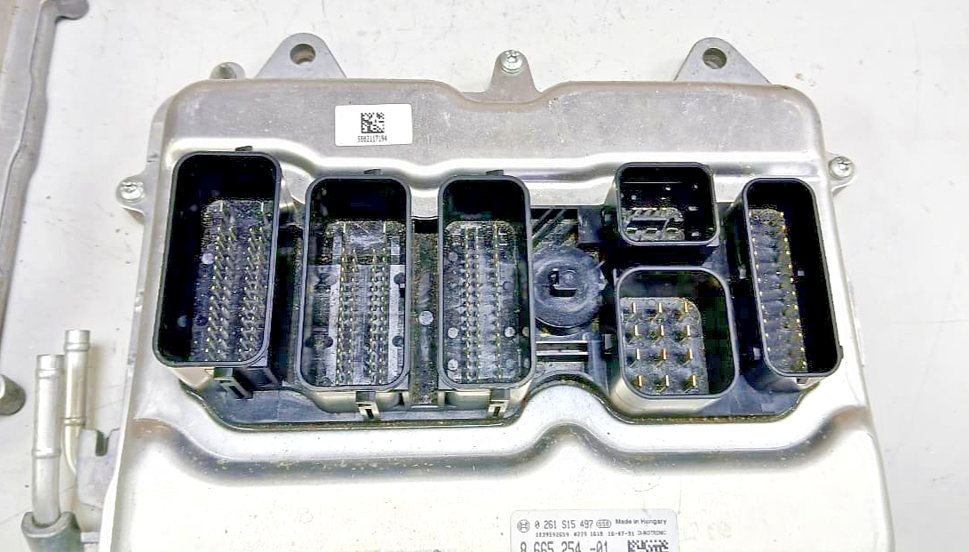 BMW 5,6,7 SERIES X5 F15 X6 F16 N63N ENGINE CONTROL UNIT MODULES PAIR DME 8665254