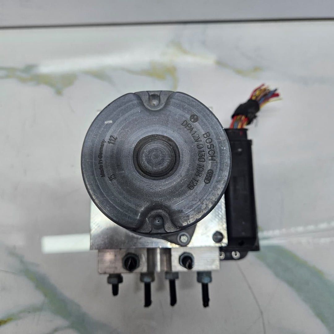 2010-2013 BMW 5 Series F10 F11 ABS PUMP ASSEMBLY ABS Control Module 6852808