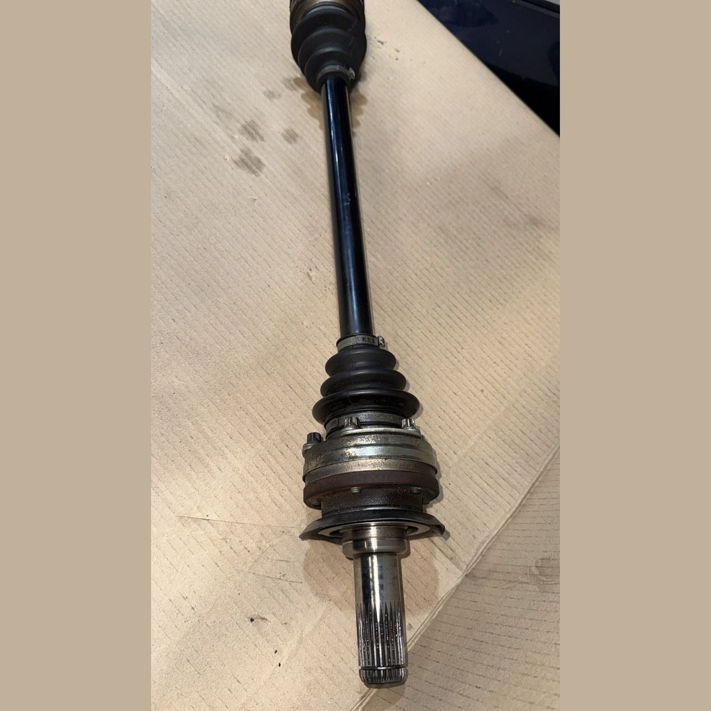 BMW AXEL OUTPUT SHAFT  E84 X1 N20 2013 RP RIGHT LK=86MM/D=29MM 1    3320-7619498