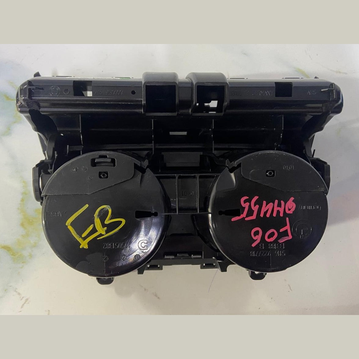 OEM BMW F06 F12 F13 6-Series Front Center Console Cup Holder 9197227