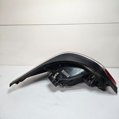 2003-2007 BMW 5 Series E60 E61 525i Rear Right Outer Taillight 7165738