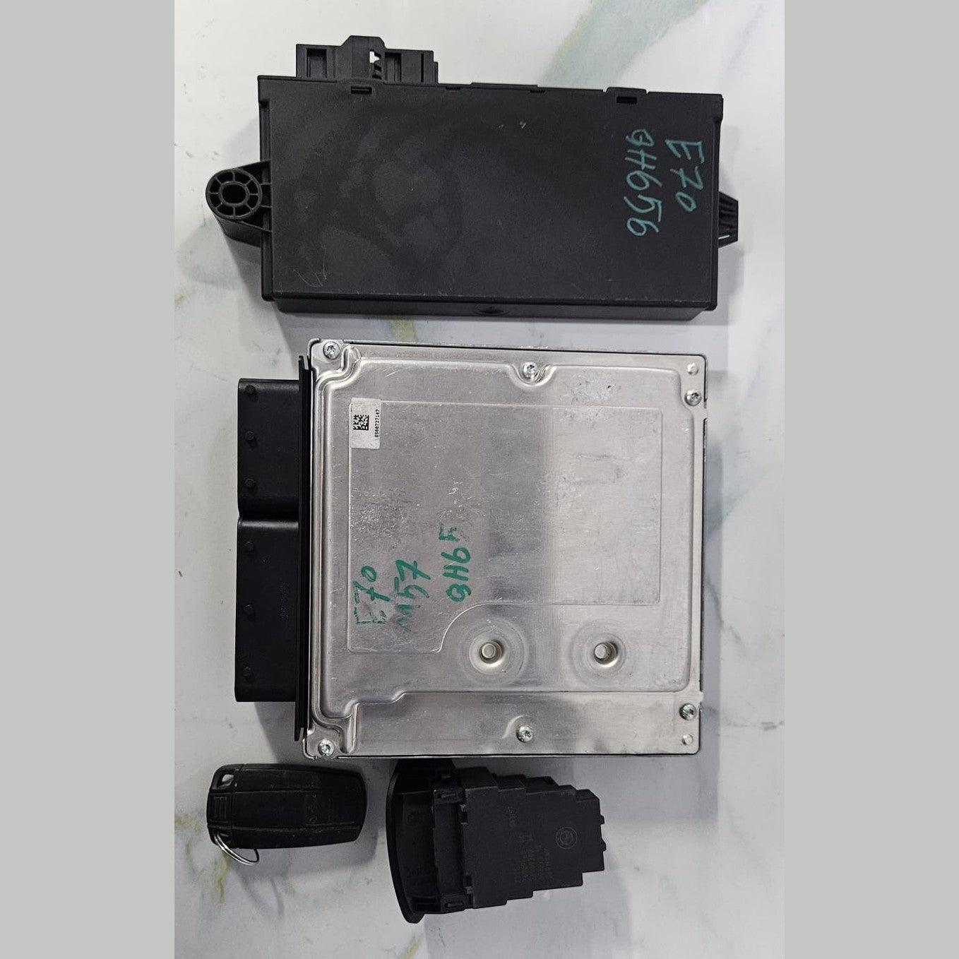 OEM BMW X5 E70 M57 ENGINE CONTROL UNIT SET DDE 7805585