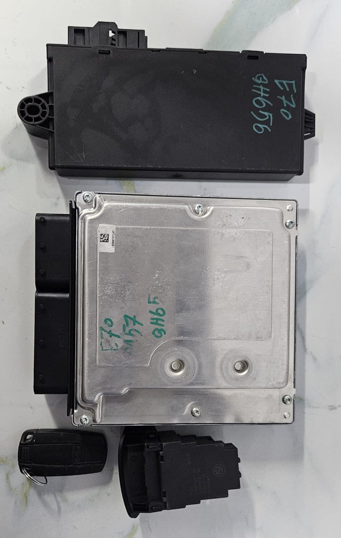 OEM BMW X5 E70 M57 ENGINE CONTROL UNIT SET DDE 7805585