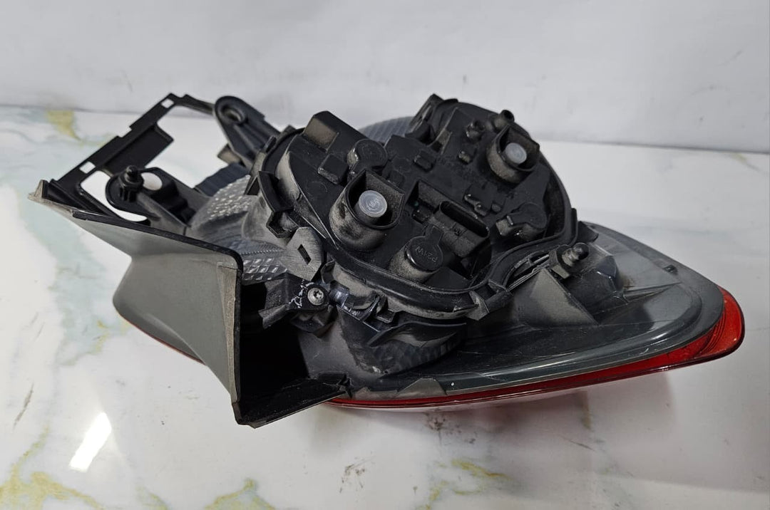 OEM BMW 1 Series F20 LCI Tail LAMP Right Tail-light Turn Indicator 7241544