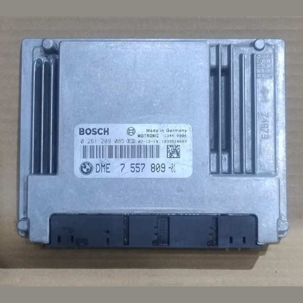 BMW 1 E81 E87  ENGINE CONTROL UNIT MODULE ECU  ONLY BOSCH - 7557809