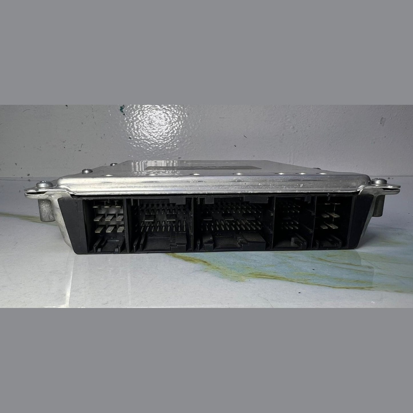 2003-2005 Mercedes-Benz CLK320 Engine Control Unit A1121536679 CLK320 and E320