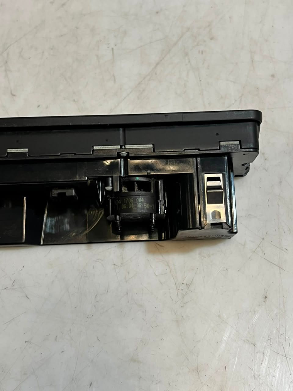 2001-2006 BMW 325i  E46 3 Series 325i, 328i, 330I Climate Control Unit 6941732