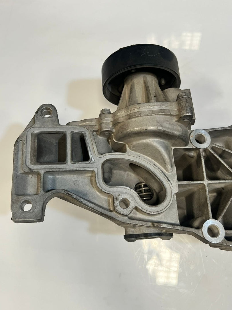 BMW F20 F21 F22 F23 F30 F31 Coolant WATR Pump With Carrier BRACKET 7644804 OEM
