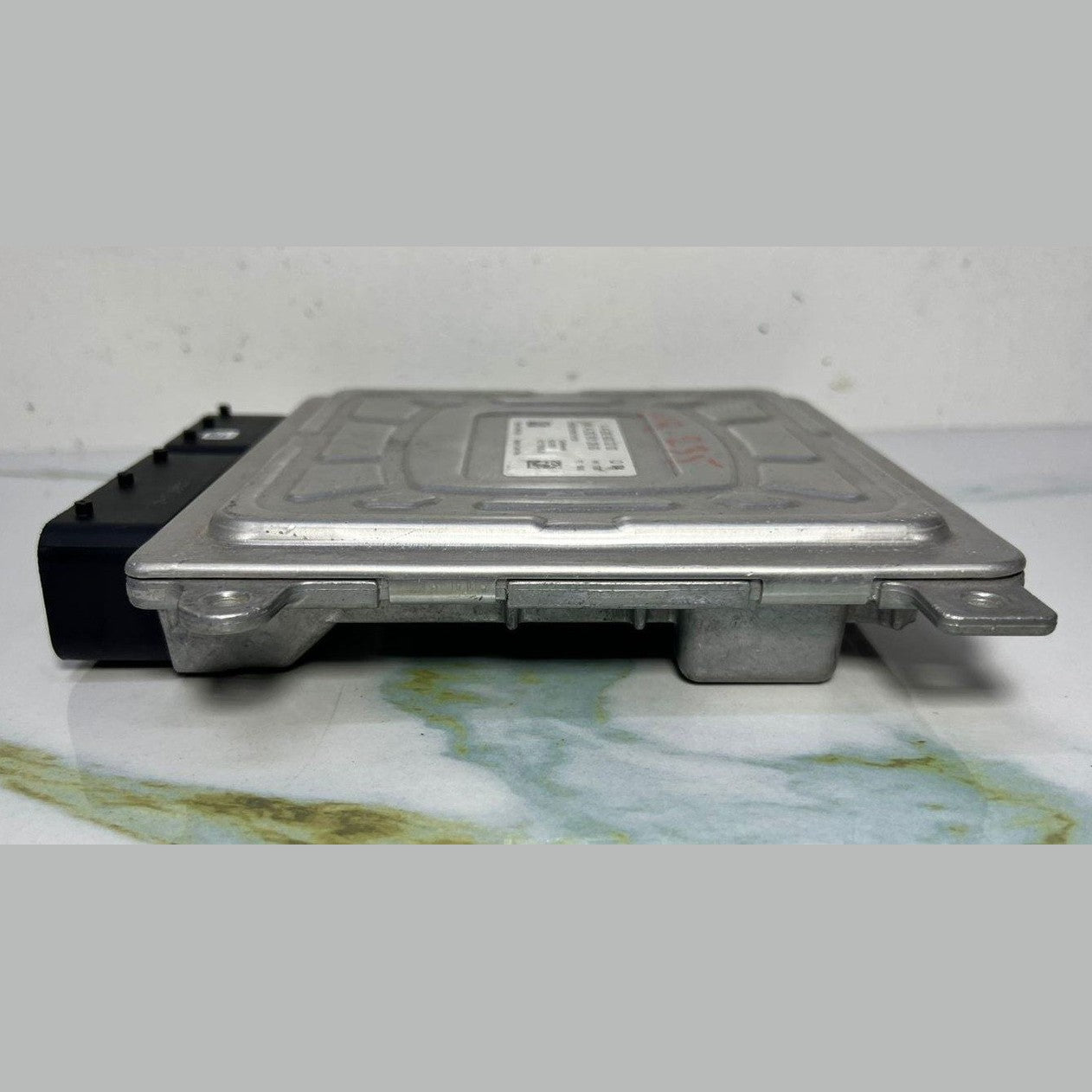 Mercedes-Benz Engine Control Unit A 282 900 32 00