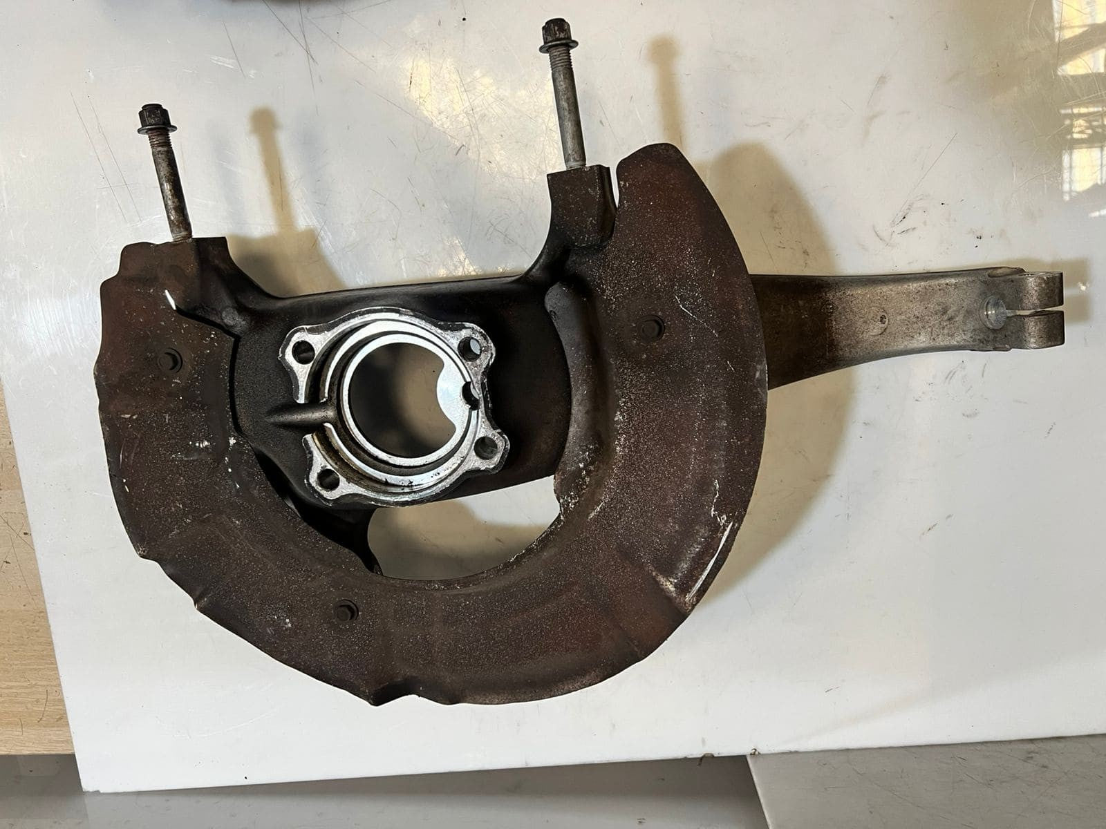2012-2019 BMW M5 F10 F12 F13 F06 Front RIGHT Wheel Hub Spindle Knuckle 2284054