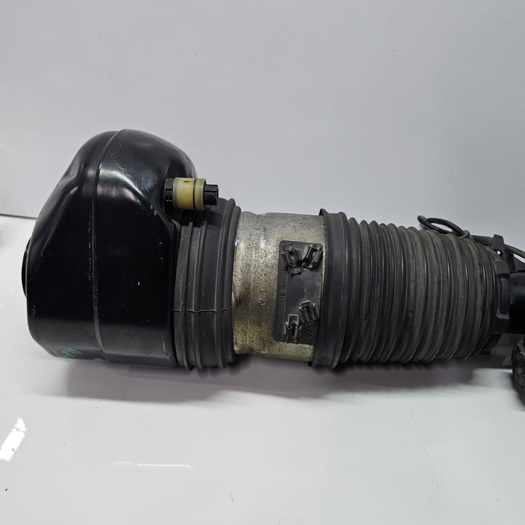 6877554-2017 BMW 7 Series G11 G12 Front Right Air Suspension Shock Absorber OEM