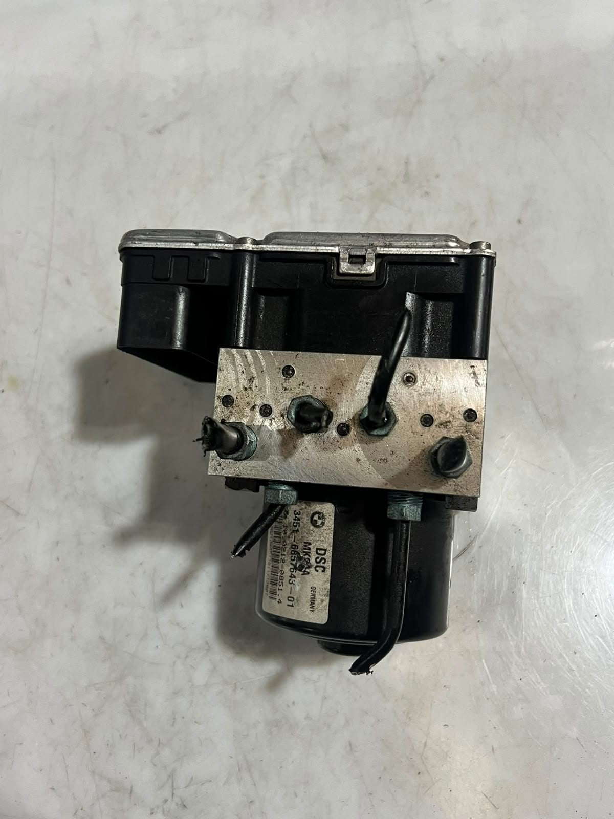 2011-2017 BMW X3 F25 and X4 F26 Abs Brake Pump Control Module 6857644 OEM