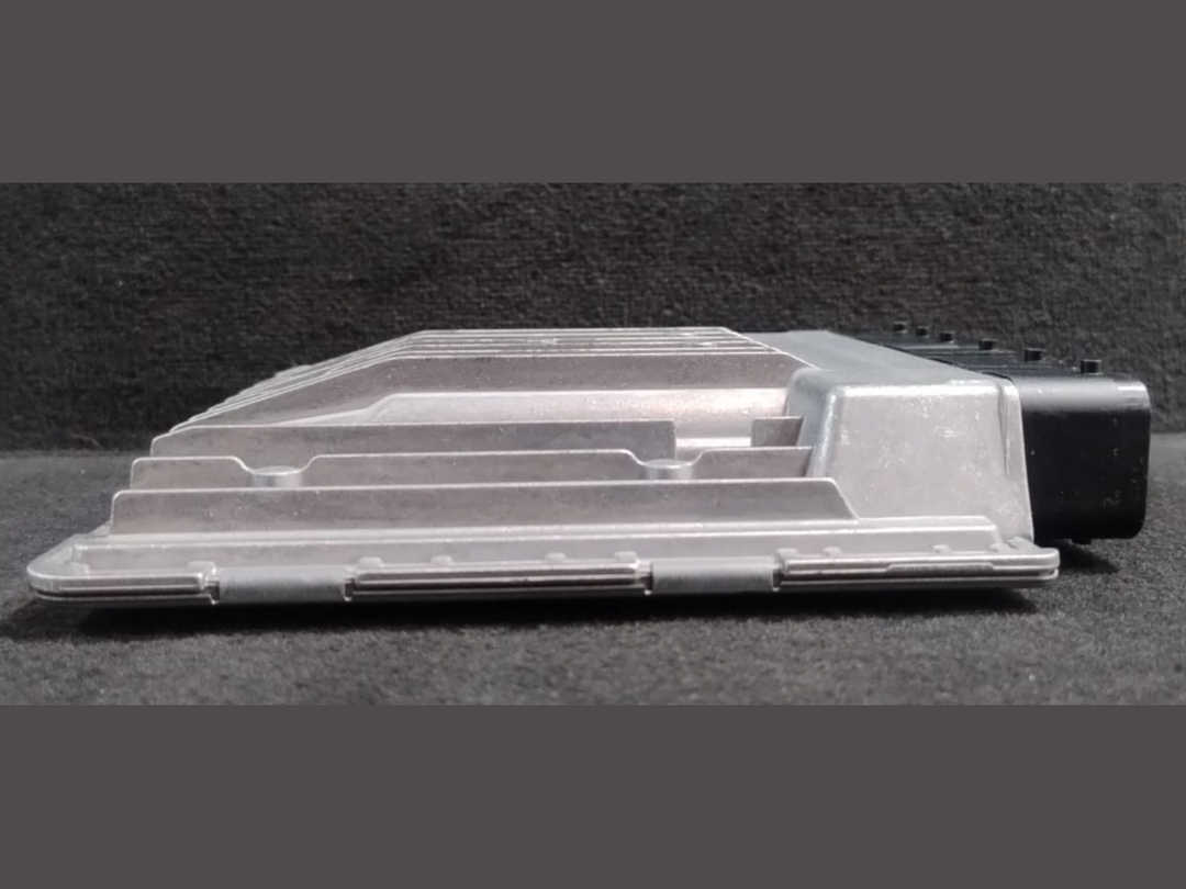 BMW E90/E92 E93 ENGINE DME CONTROL MODULE ECU P/N 7581123