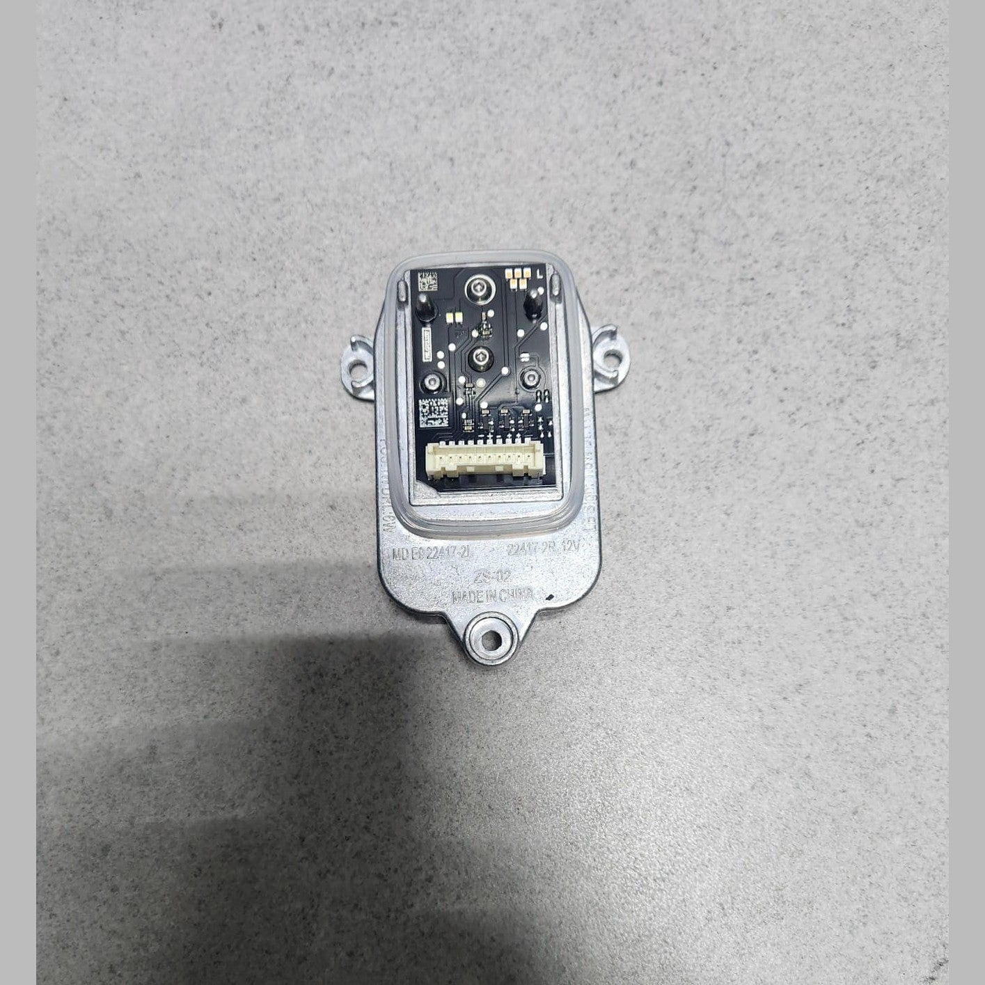 Genuine 2018-2020 BMW 740i LED Headlight Turn Signal Light Module 9498409 