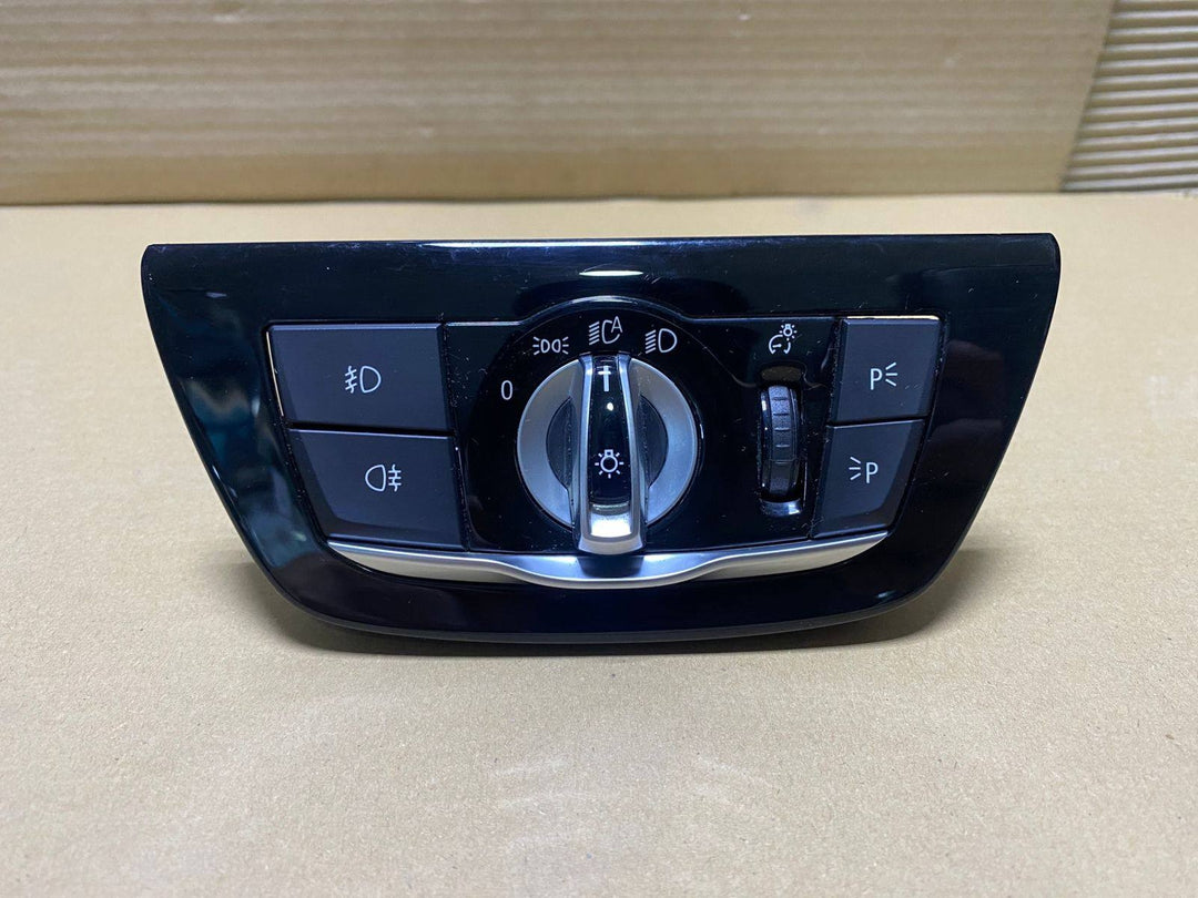 BMW Headlight Switch 9472970 5 Series G30 F90 530E 530I M5 520I 2017-2022